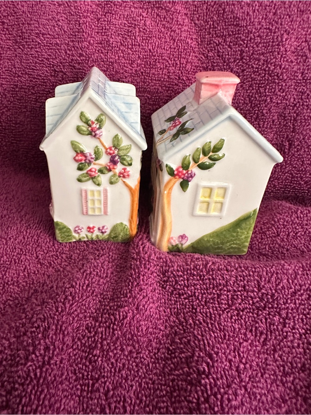 Pink & White Cottage Ceramic Salt and Pepper Shaker Set - Picture 2 of 5
